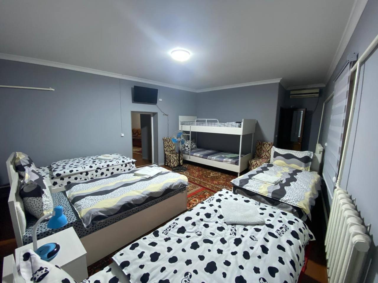 Central Park Hostel Хива Экстерьер фото