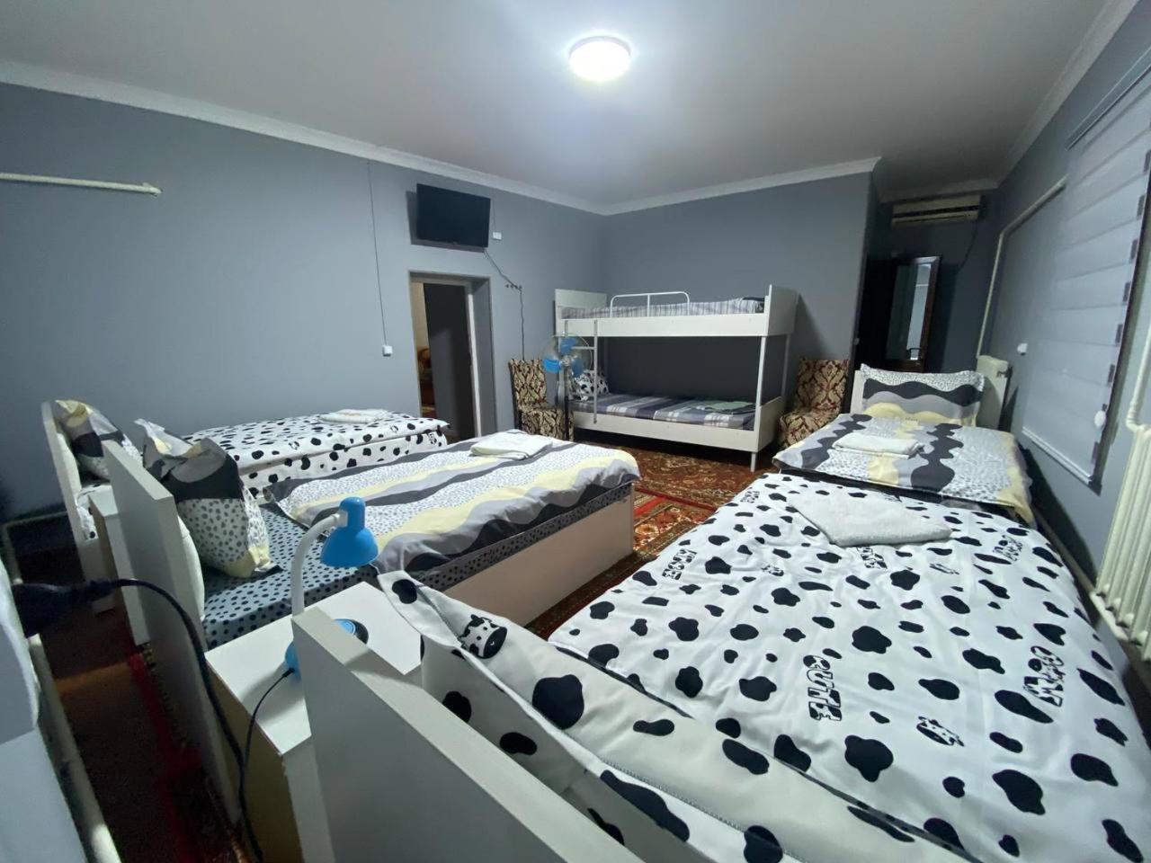 Central Park Hostel Хива Экстерьер фото
